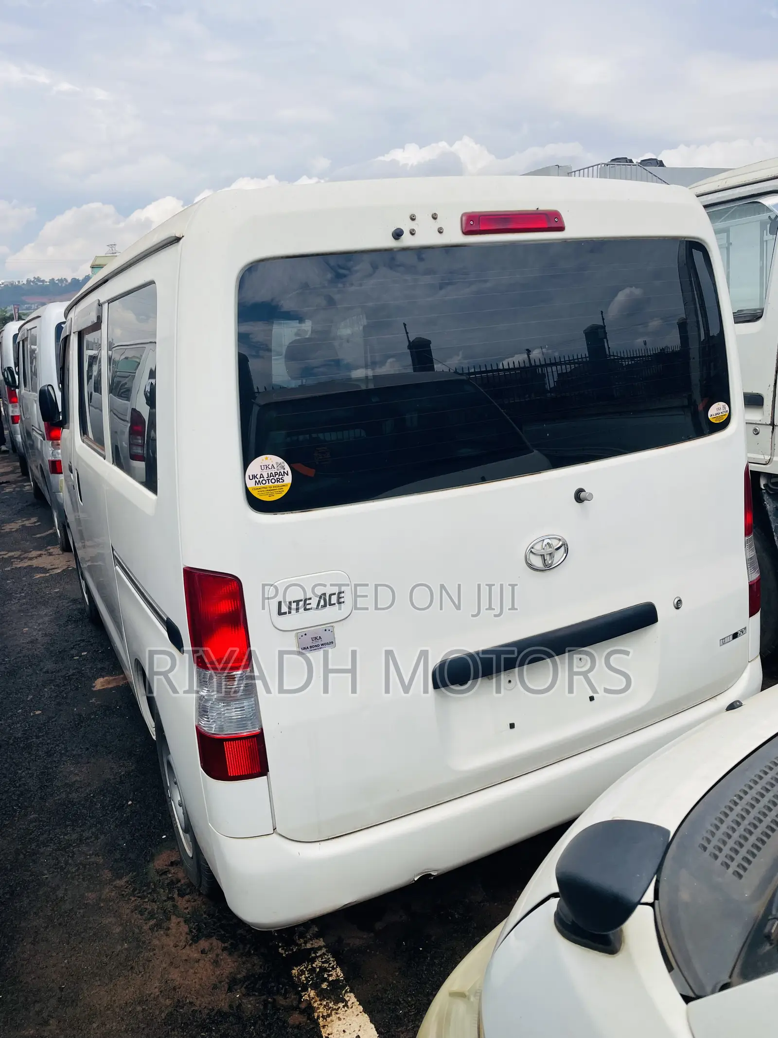 Toyota Noah 2012 White
