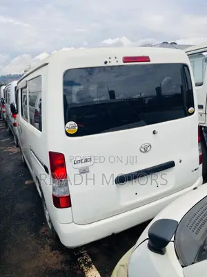 Toyota Noah 2012 White