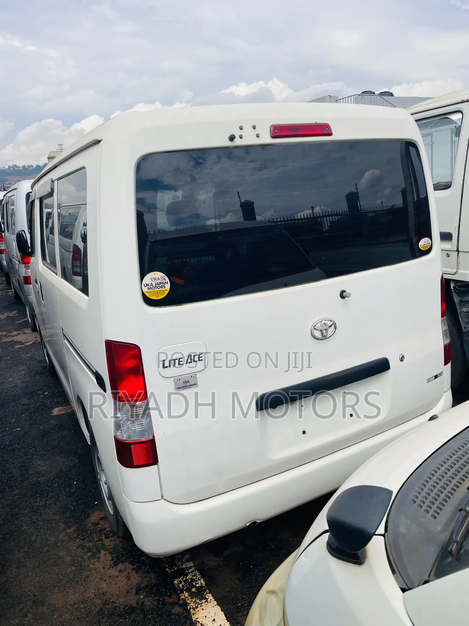 Toyota Noah 2012 White