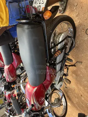 Bajaj Boxer 100 2022 Red