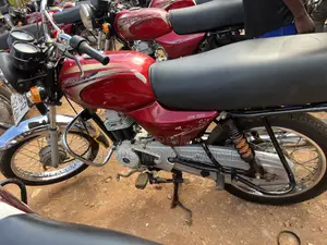 Bajaj Boxer 100 2022 Red