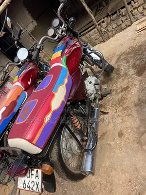 Bajaj Boxer 100 2022 Red
