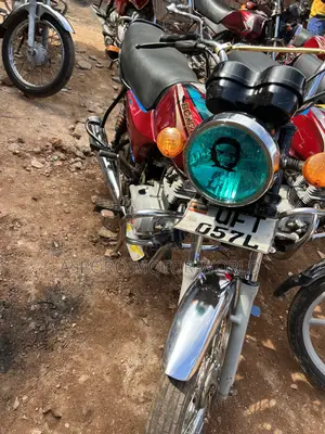 Bajaj Boxer 100 2022 Red
