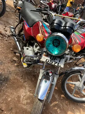 Bajaj Boxer 100 2022 Red