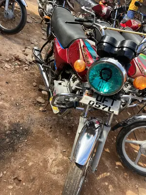 Bajaj Boxer 100 2022 Red