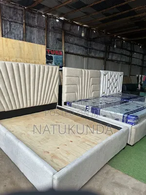 5*6 Bed in Off White Colour