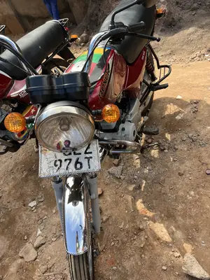 Bajaj Boxer 100 2021 Red