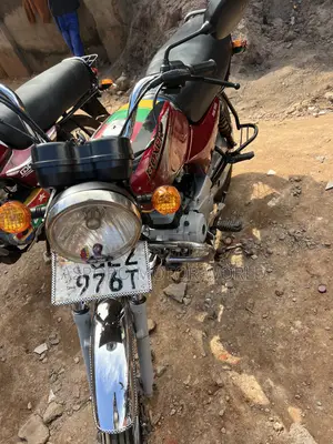 Bajaj Boxer 100 2021 Red