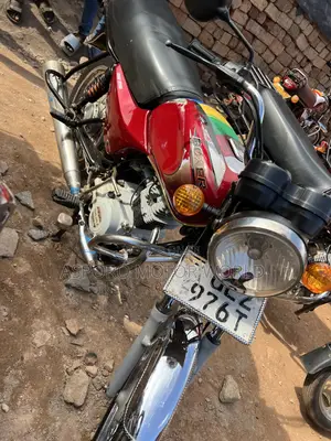 Bajaj Boxer 100 2021 Red