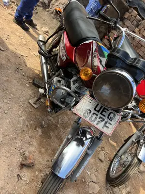 Bajaj Boxer 100 2021 Red