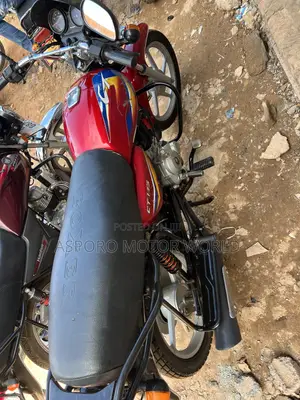 Bajaj CT 125X 2023 Red