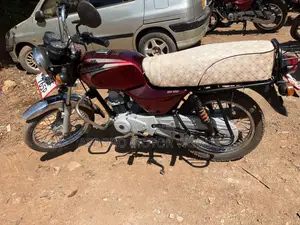 Bajaj Boxer 100 2024 Red
