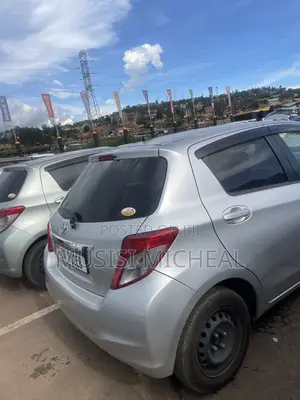 Toyota Vitz 1.3 AWD 3dr 2012 White