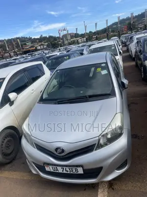 Toyota Vitz 1.3 AWD 3dr 2012 White