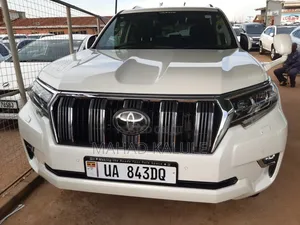 Toyota Land Cruiser 2017 White