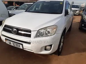 Toyota RAV4 2010 White