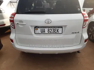 Toyota RAV4 2010 White