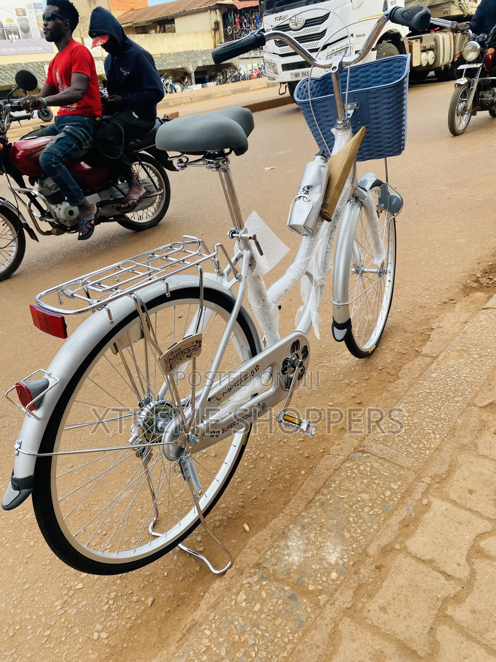 Silver/Siren ;Quick/Quality Bike -zoom-bicycle/Size 26”