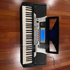 Yamaha PSR-550 61-Key Arranger Workstation Classic Sounds 16-Track