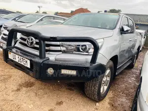 Toyota Hilux 2017 Silver