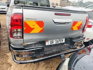 Toyota Hilux 2017 Silver
