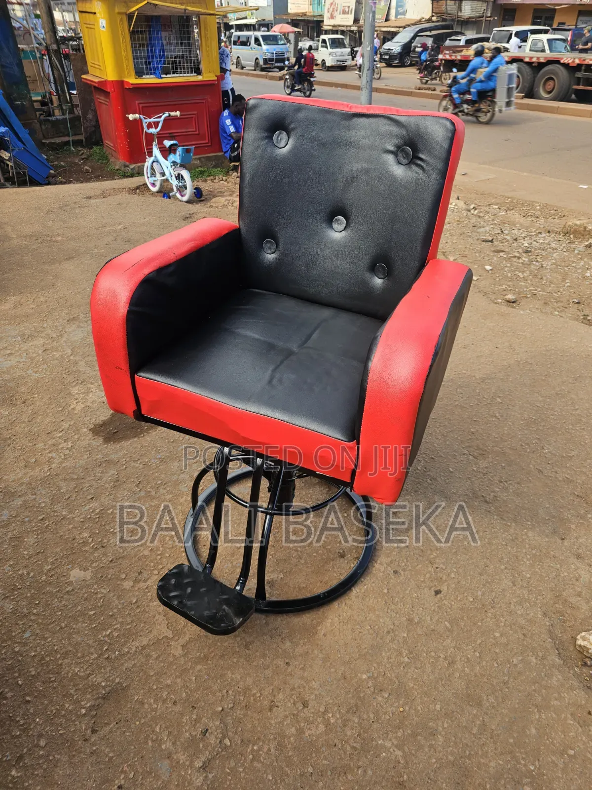 New Format Barber Chair
