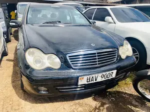 Mercedes-Benz C200 2002 Black