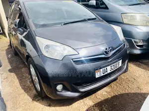 Toyota Ractis 1.5 FWD 2010 Gray
