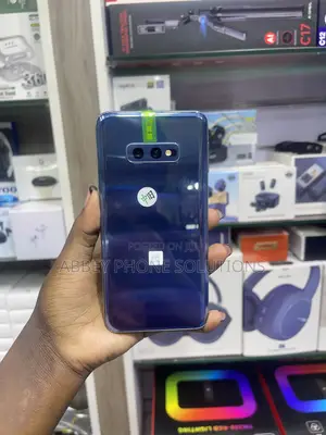 Samsung Galaxy S10e 128 GB Blue
