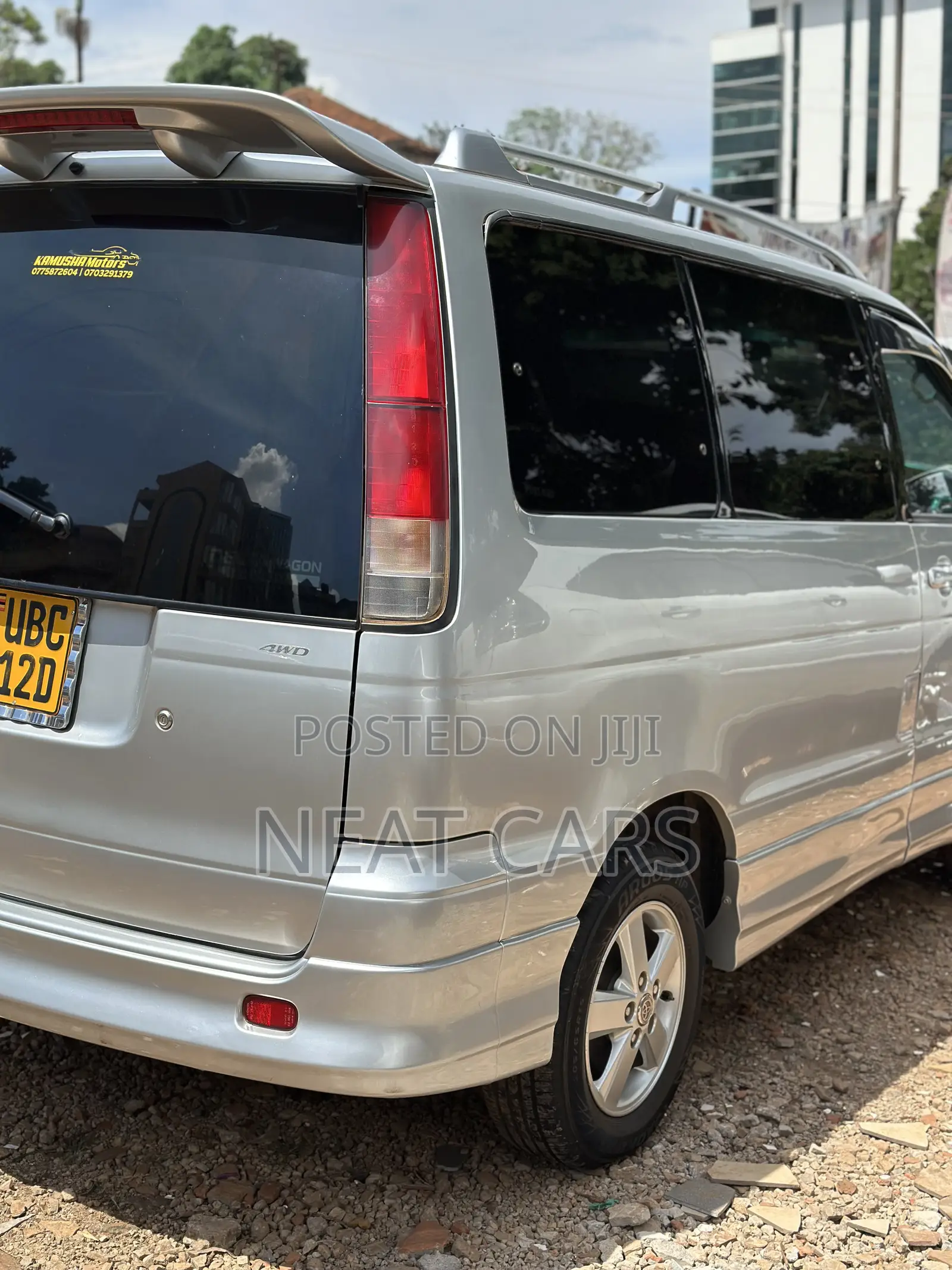 Toyota Noah 2002 Silver