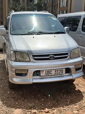 Toyota Noah 2002 Silver
