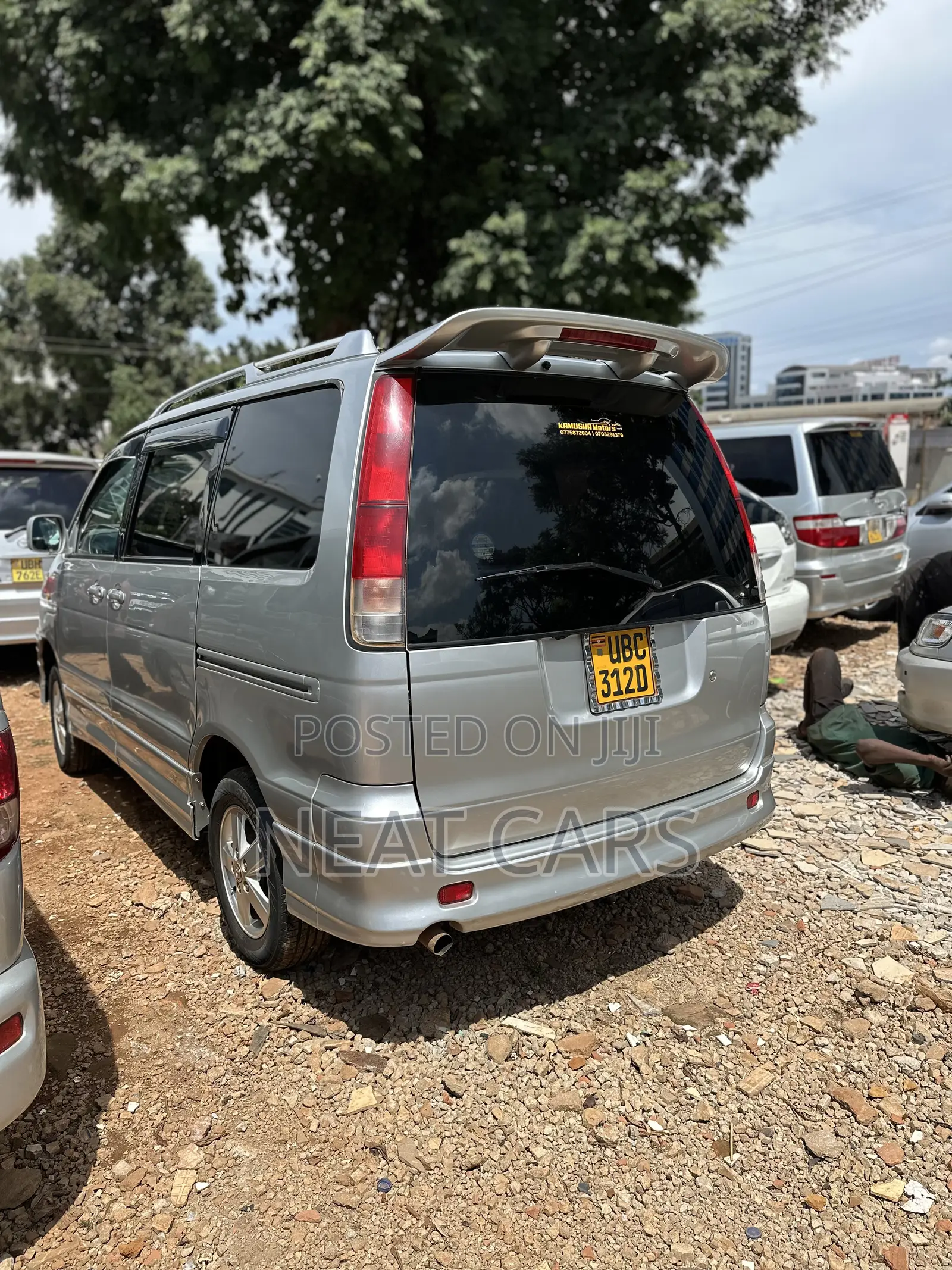 Toyota Noah 2002 Silver