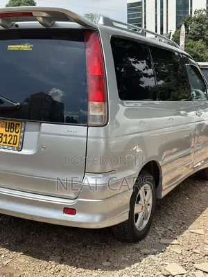 Toyota Noah 2002 Silver