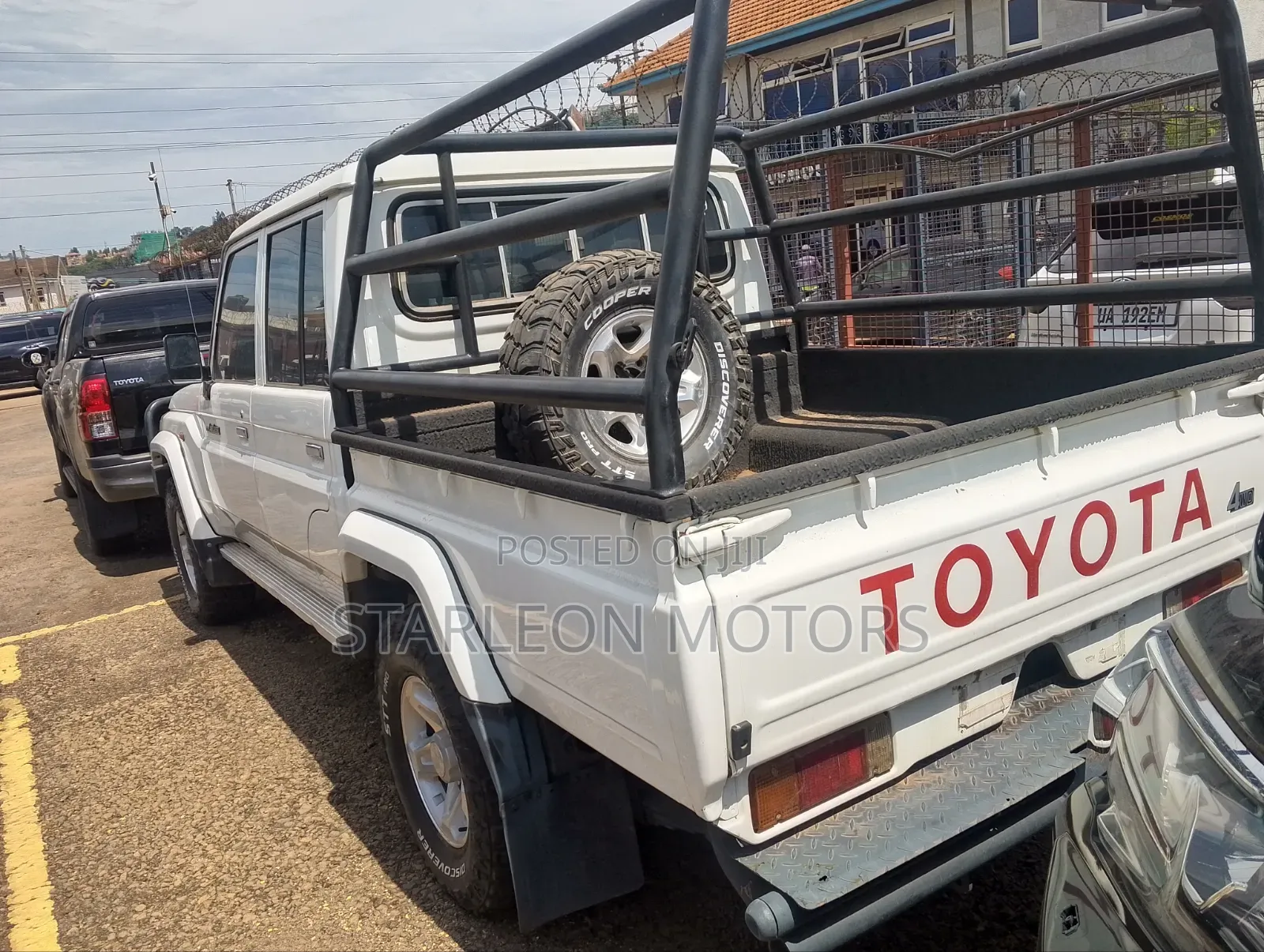 Toyota Land Cruiser 2017 White