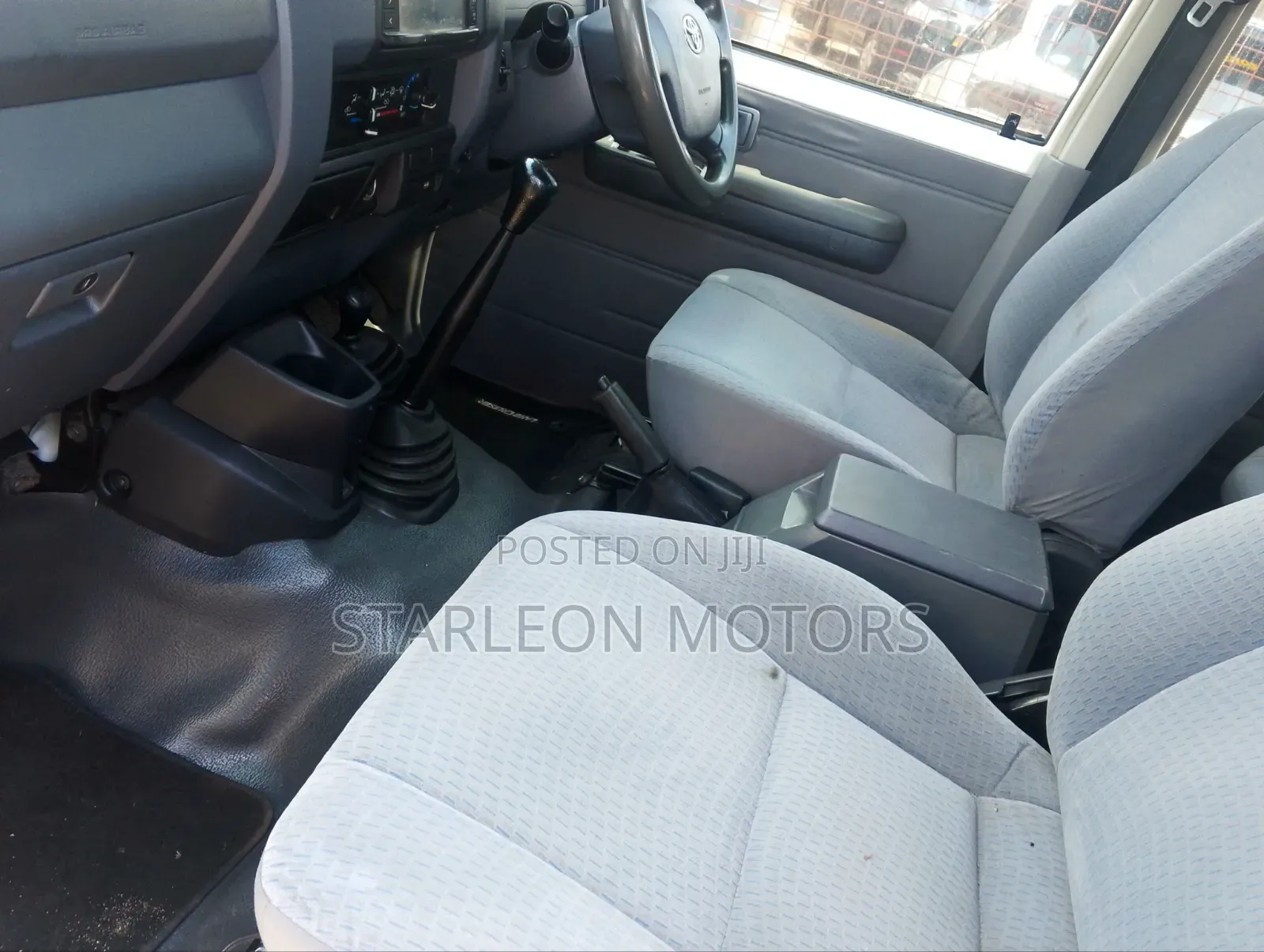 Toyota Land Cruiser 2017 White
