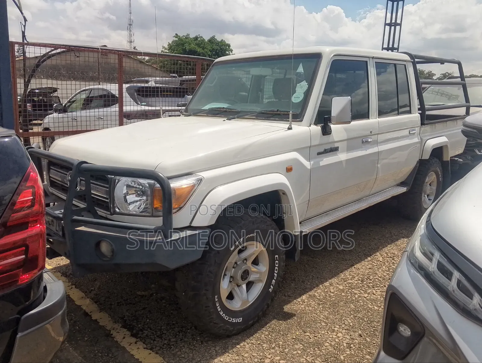 Toyota Land Cruiser 2017 White