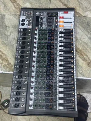 16 Channel Yamaha Live Mixer