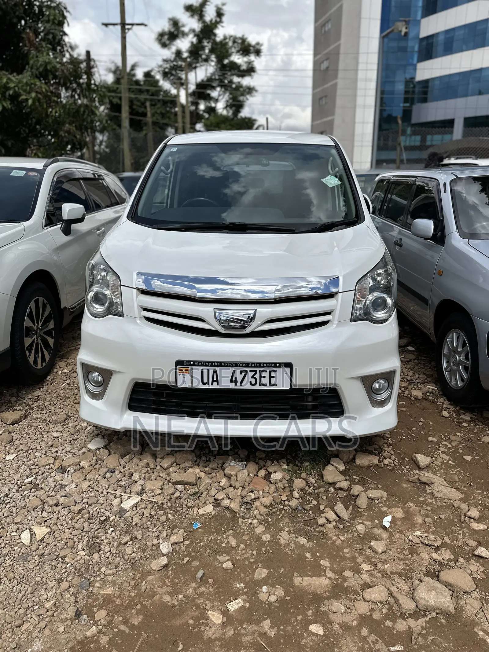 Toyota Noah 2012 Pearl