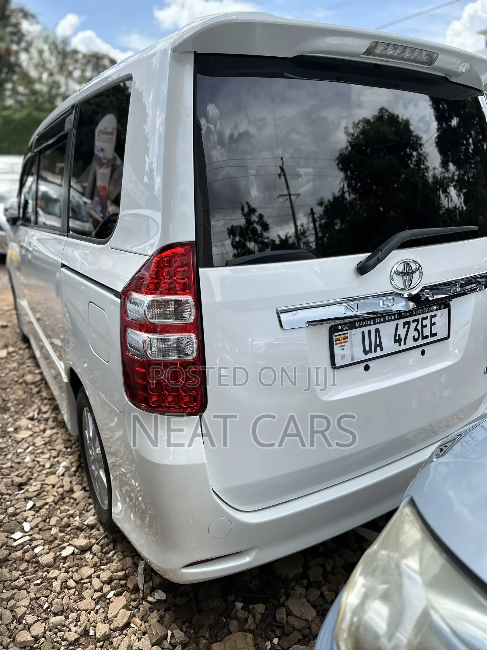 Toyota Noah 2012 Pearl
