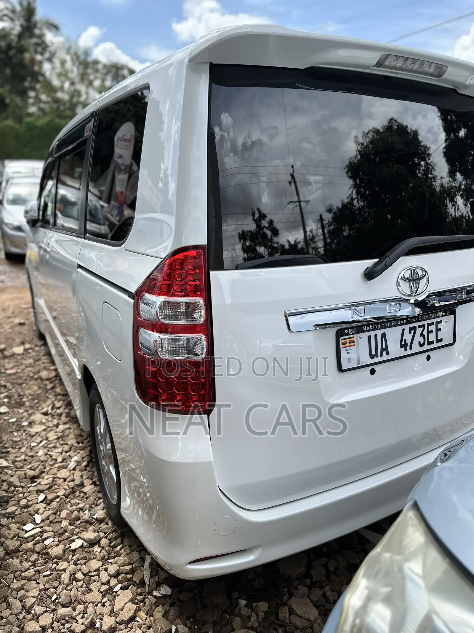 Toyota Noah 2012 Pearl