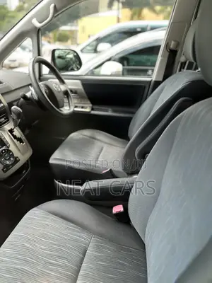 Toyota Noah 2012 Pearl