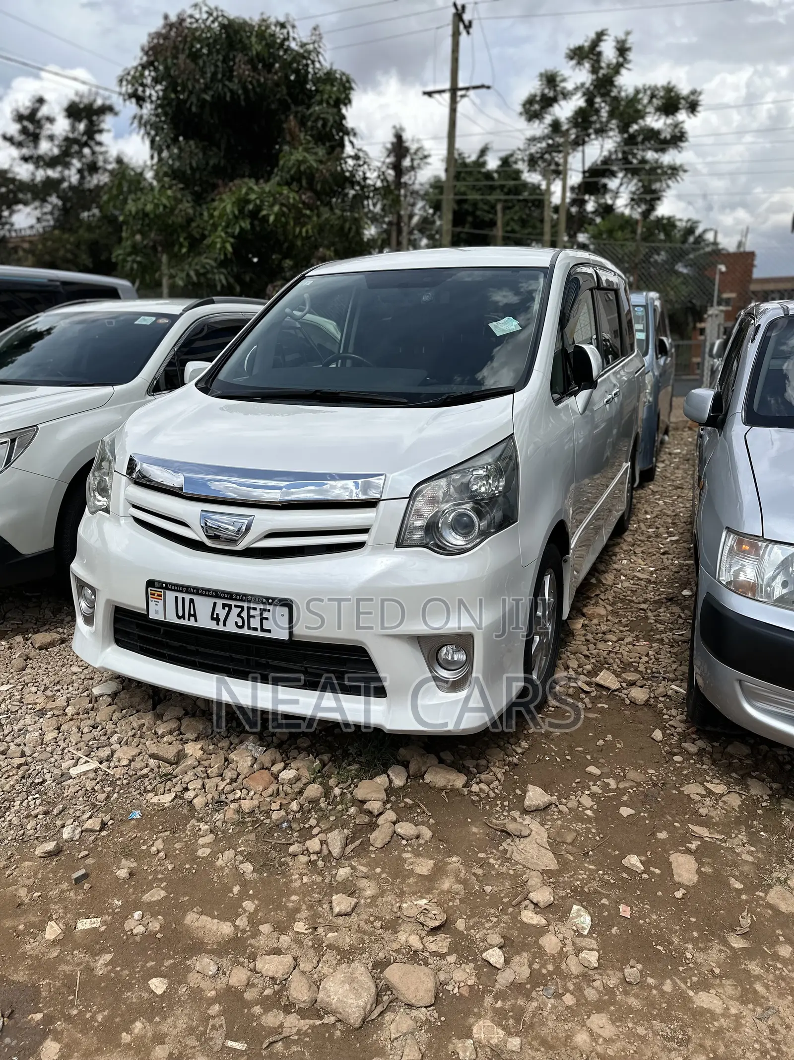 Toyota Noah 2012 Pearl