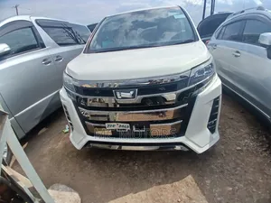 Toyota Noah 2018 White