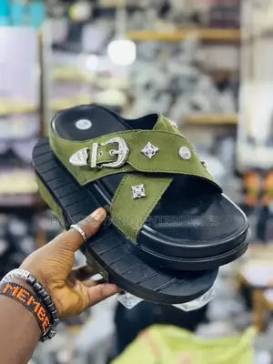 Stylish Women’S Black Platform Slides – Studded Design