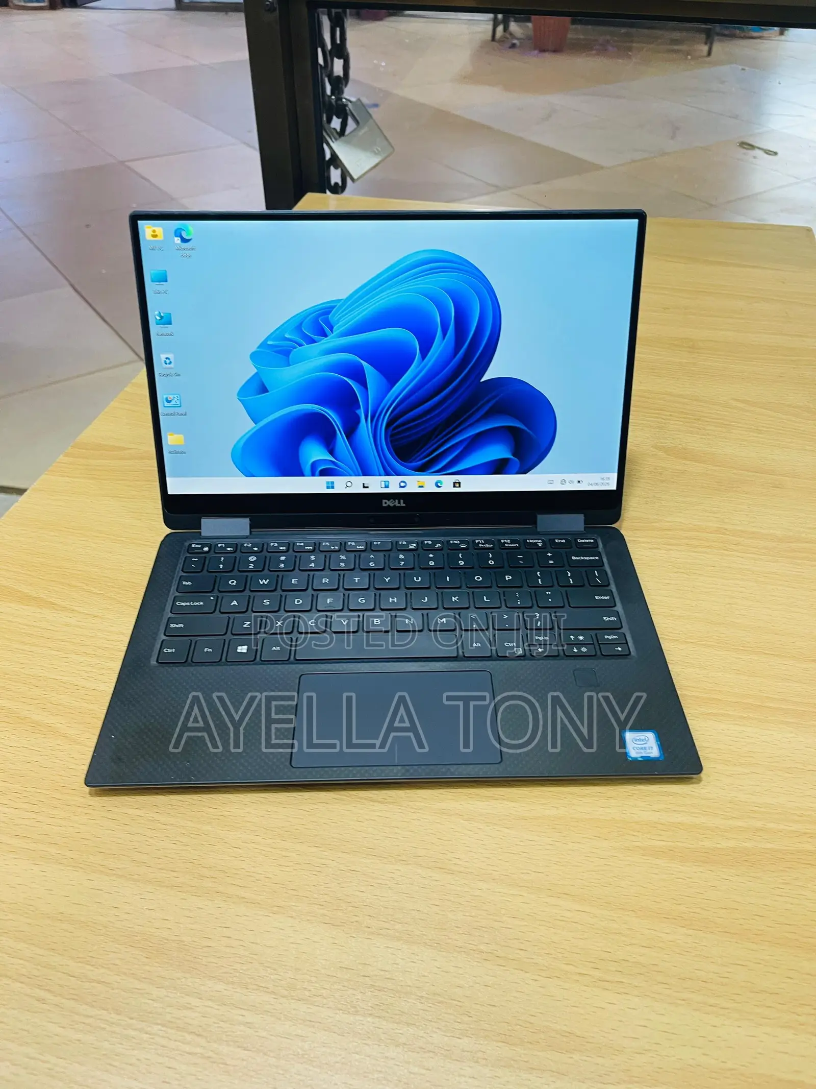 New Laptop Dell XPS 13 9365 8GB Intel Core i7 SSD 256GB