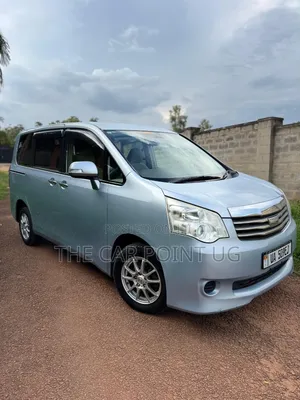 Toyota Noah 2012 Blue