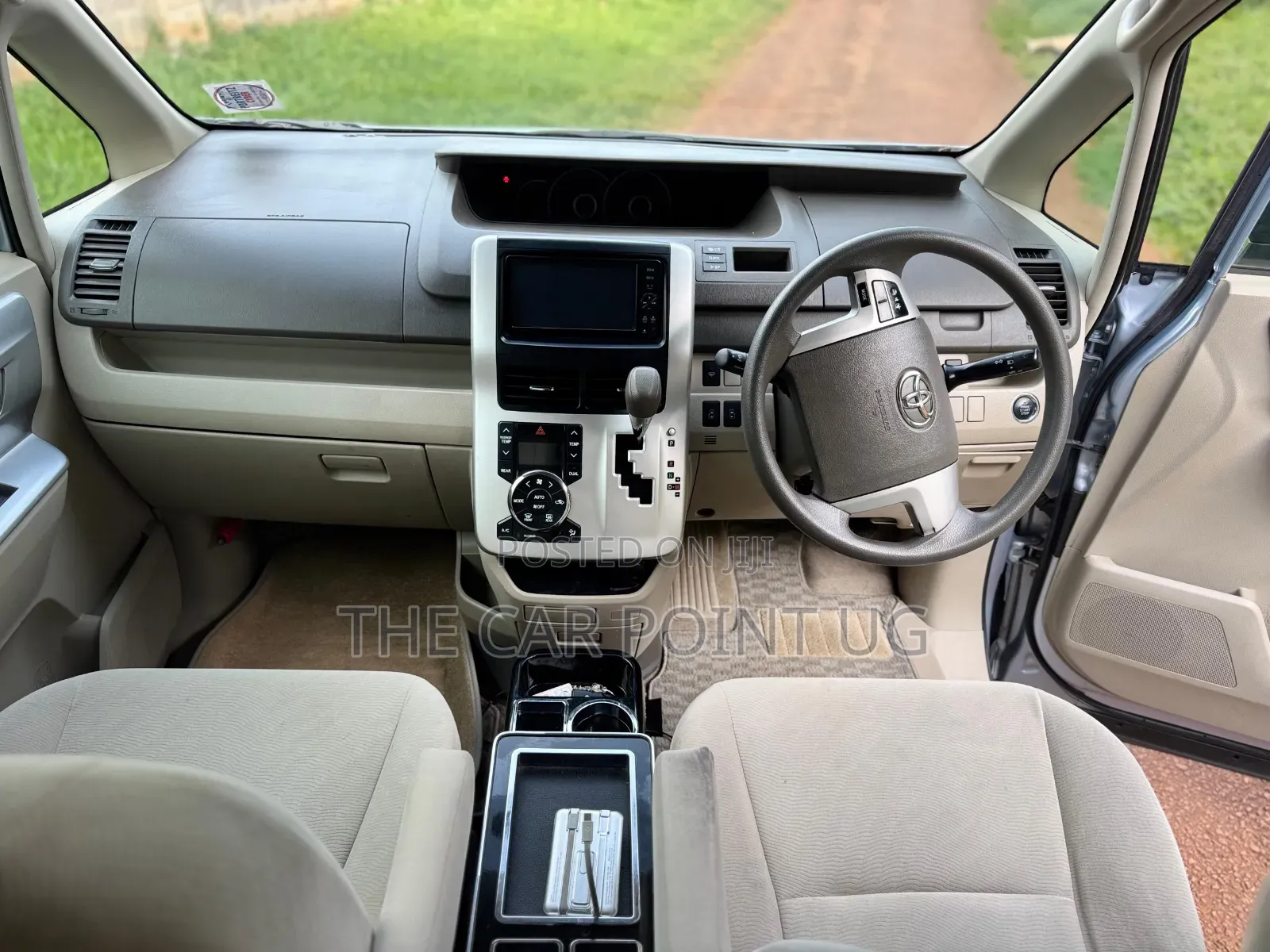 Toyota Noah 2012 Blue