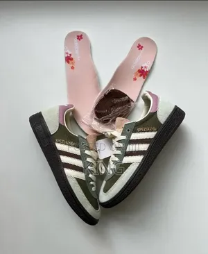 Adidas Handball Spezial Sneakers. Distinct Olive