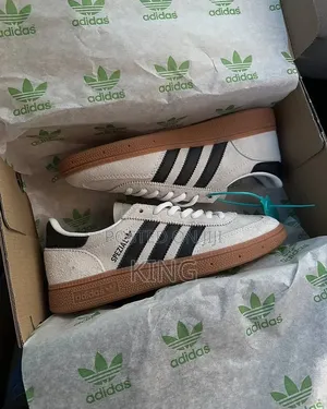 Adidas Handball Spezial Sneakers in the Aluminium and Core Black
