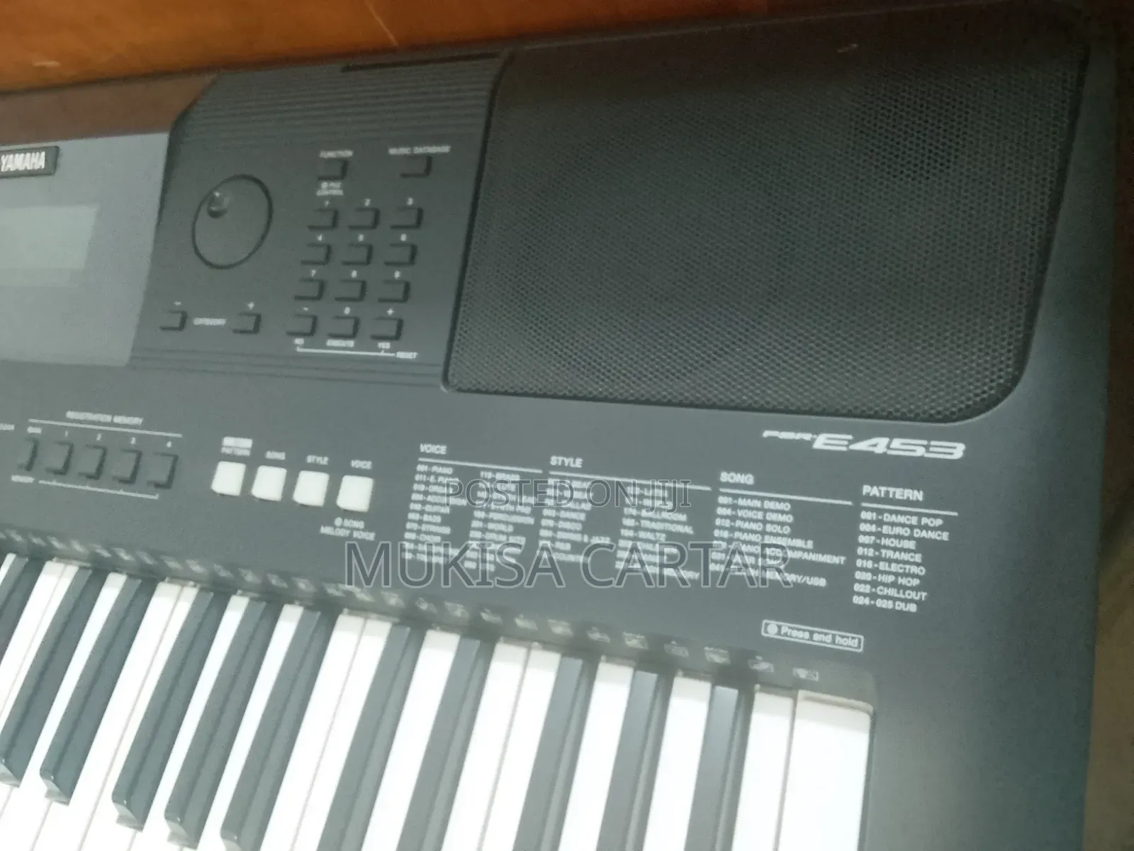 Yamaha PSR 453^